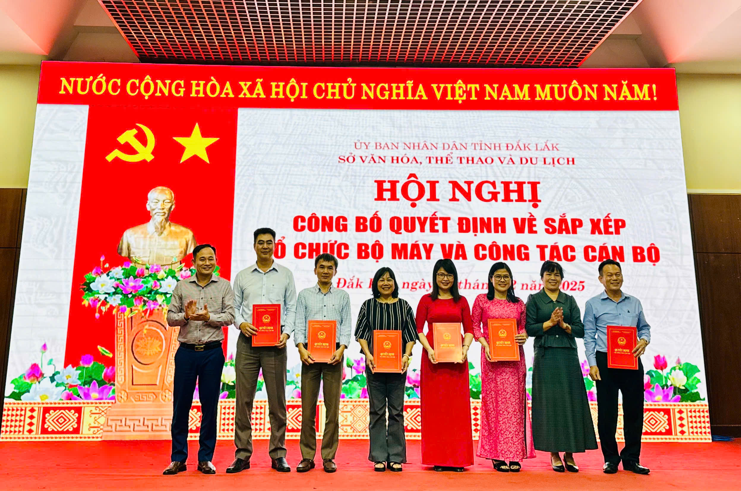 Sở Văn hóa, Thể thao và Du lịch tỉnh Đắk Lắk công bố Quyết định về sắp xếp tổ chức bộ máy và công tác cán bộ